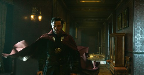doctor-strange-movie-cumberbatch-cape.jpg